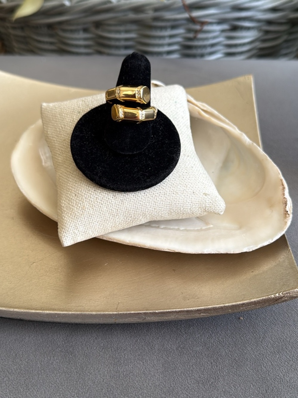 Stunning Stainless Steel 18k Gold Plate Bamboo-Style Ring Size 7 Stunning Gift